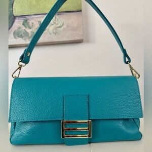 Divine Firenze Elegant Teal Leather Handbag
